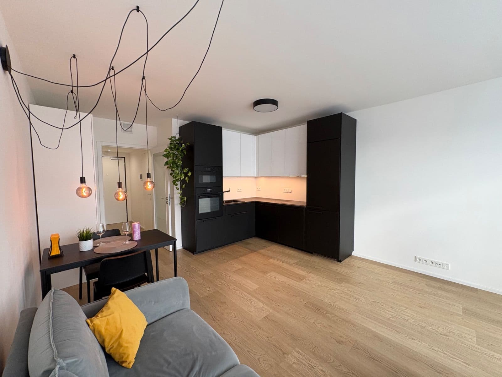 Pronájem bytu 1+kk 40 m², Skálové, Praha, Praha Pronájem bytu 1+kk 40 m², Skálové, Praha, Praha