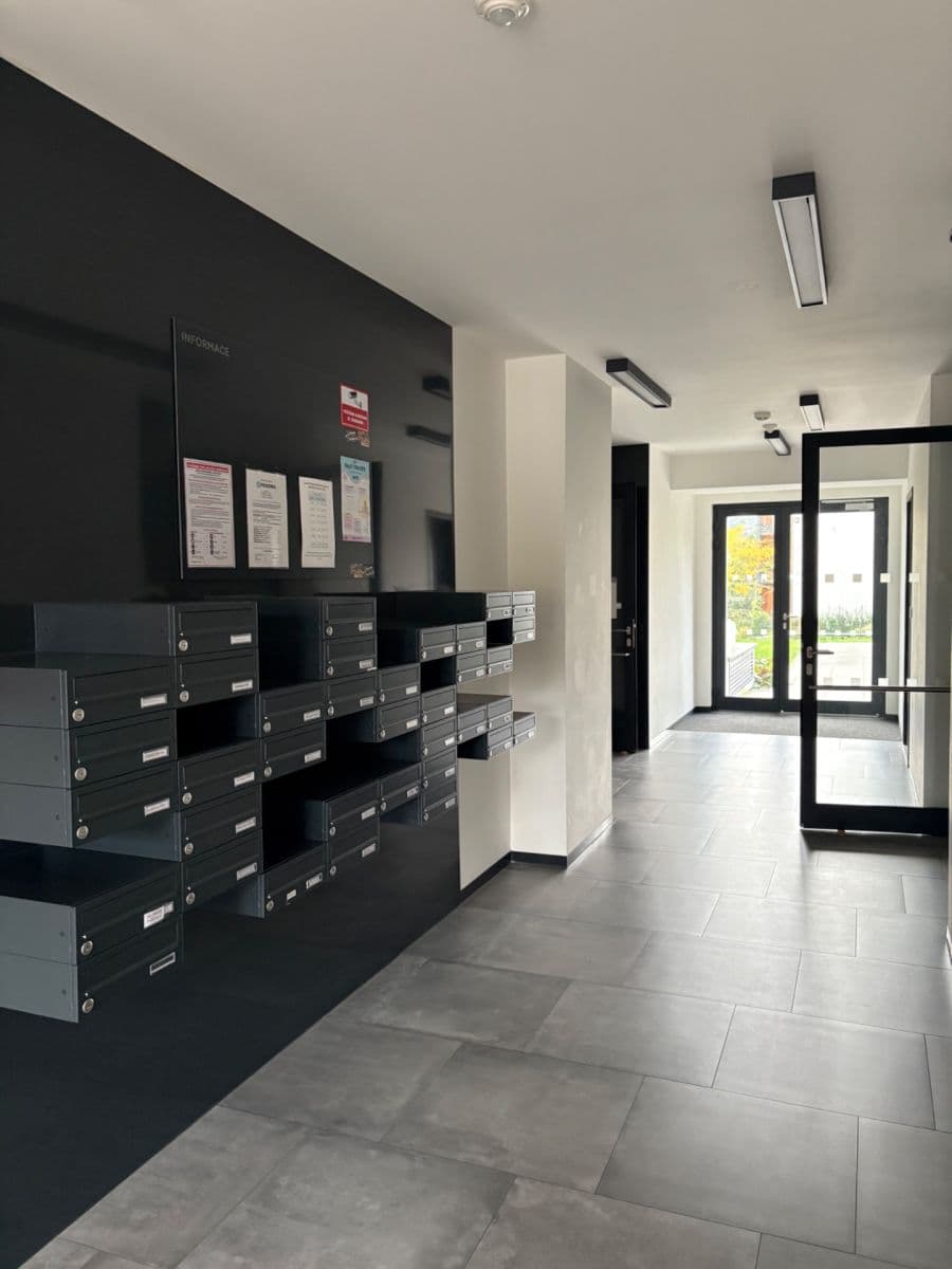 Pronájem bytu 1+kk 40 m², Skálové, Praha, Praha Pronájem bytu 1+kk 40 m², Skálové, Praha, Praha