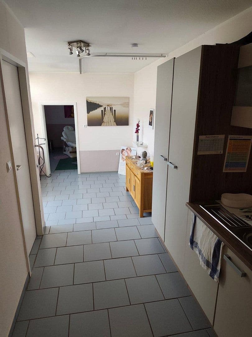 Pronájem kanceláře 100 m², Duisburg, Severní Porýní-Vestfálsko Pronájem kanceláře 100 m², Duisburg, Severní Porýní-Vestfálsko