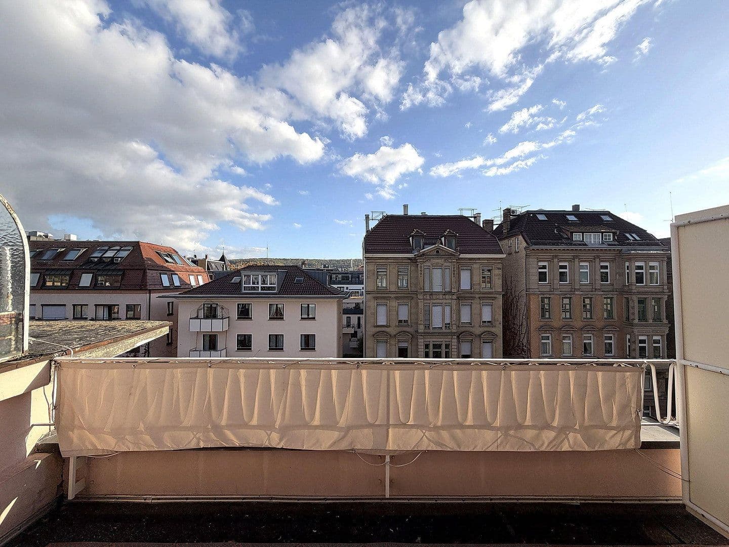 Pronájem bytu 2+1 44 m², Stuttgart, Bádensko-Württembersko Pronájem bytu 2+1 44 m², Stuttgart, Bádensko-Württembersko