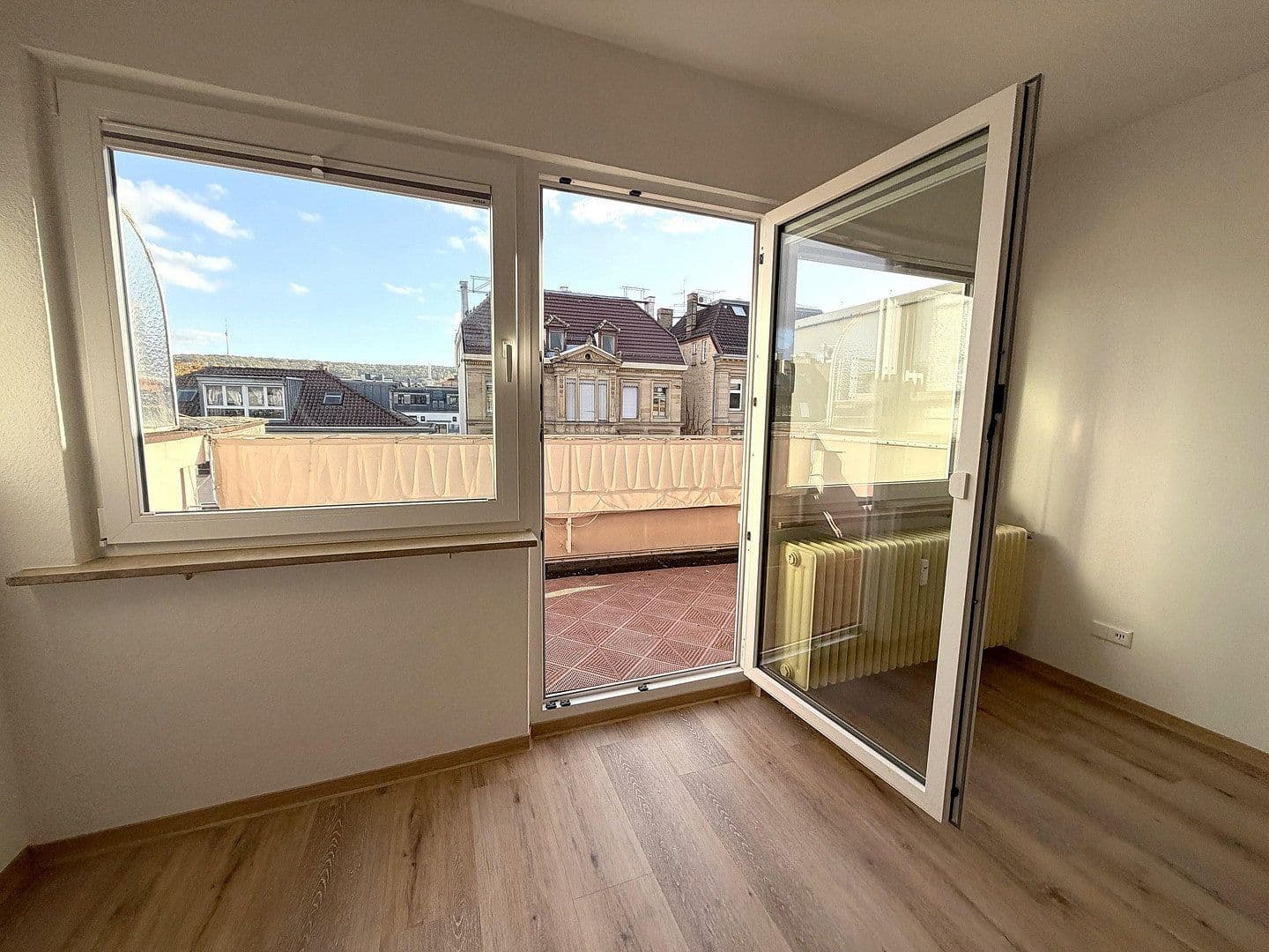 Pronájem bytu 2+1 44 m², Stuttgart, Bádensko-Württembersko Pronájem bytu 2+1 44 m², Stuttgart, Bádensko-Württembersko