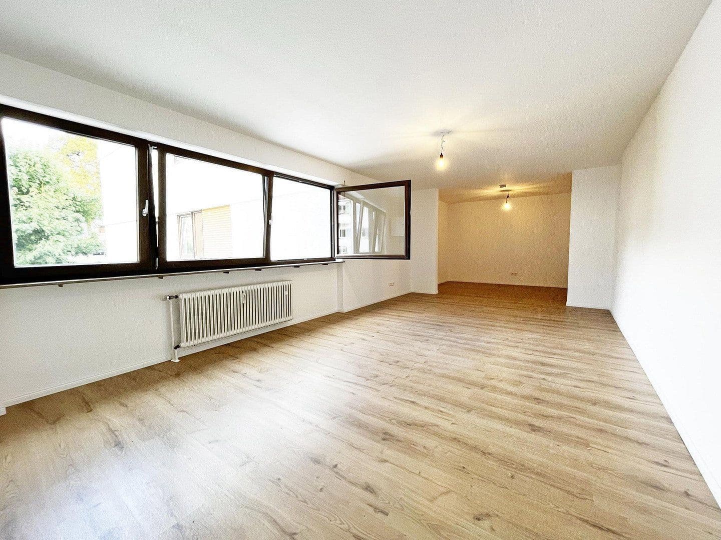 Pronájem bytu 1+kk 44 m², Stuttgart, Bádensko-Württembersko Pronájem bytu 1+kk 44 m², Stuttgart, Bádensko-Württembersko