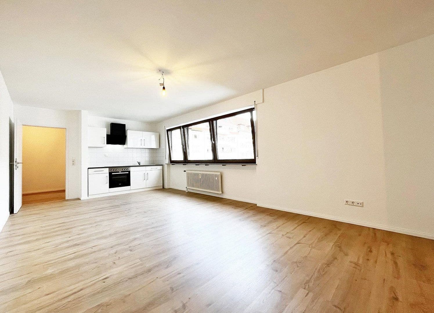 Pronájem bytu 1+kk 44 m², Stuttgart, Bádensko-Württembersko Pronájem bytu 1+kk 44 m², Stuttgart, Bádensko-Württembersko