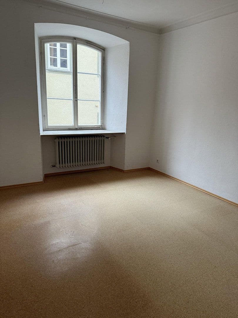 Pronájem bytu 6+1 125 m², Spitalstraße 17, Ellwangen (Jagst), Bádensko-Württembersko Pronájem bytu 6+1 125 m², Spitalstraße 17, Ellwangen (Jagst), Bádensko-Württembersko
