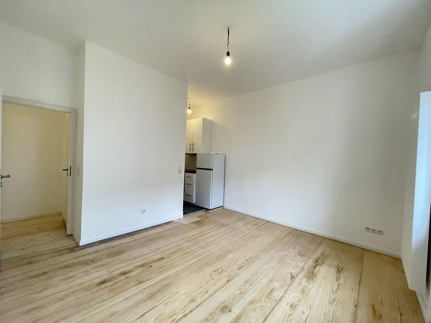 Pronájem bytu 2+1 46 m², Friedberger Landstraße 85, Frankfurt am Main, Hessen Pronájem bytu 2+1 46 m², Friedberger Landstraße 85, Frankfurt am Main, Hessen