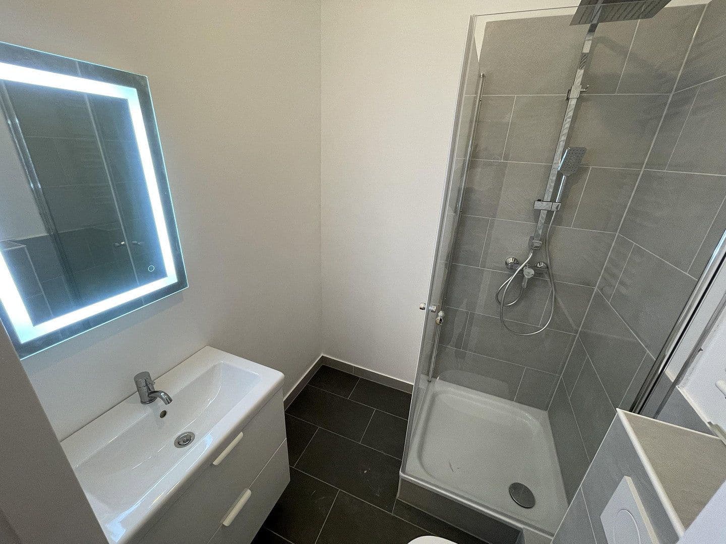 Pronájem bytu 2+1 46 m², Friedberger Landstraße 85, Frankfurt am Main, Hessen Pronájem bytu 2+1 46 m², Friedberger Landstraße 85, Frankfurt am Main, Hessen