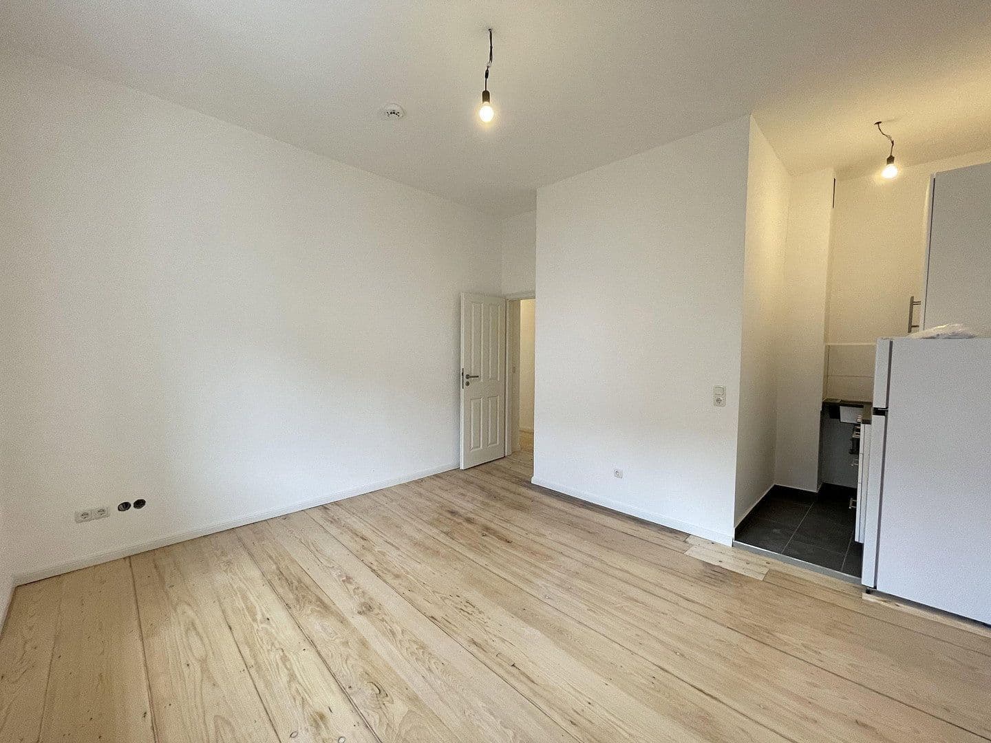 Pronájem bytu 2+1 46 m², Friedberger Landstraße 85, Frankfurt am Main, Hessen Pronájem bytu 2+1 46 m², Friedberger Landstraße 85, Frankfurt am Main, Hessen