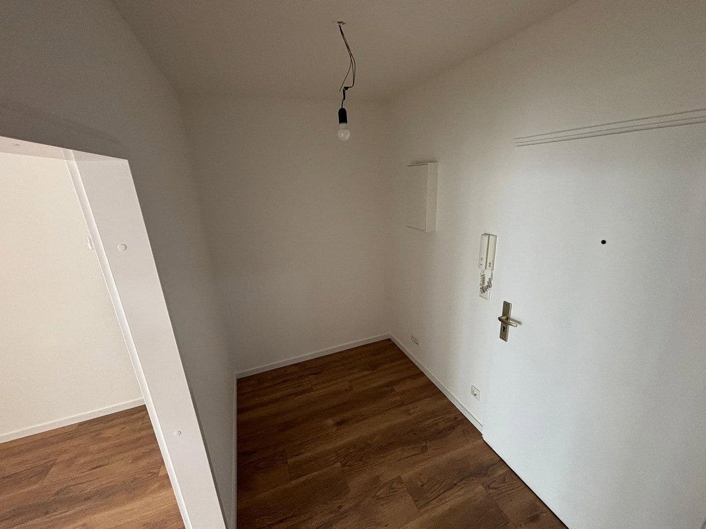 Pronájem bytu 1+1 37 m², Coventrystraße 55, Frankfurt am Main, Hessen Pronájem bytu 1+1 37 m², Coventrystraße 55, Frankfurt am Main, Hessen