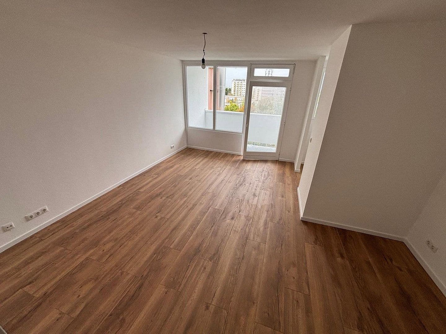 Pronájem bytu 1+1 37 m², Coventrystraße 55, Frankfurt am Main, Hessen Pronájem bytu 1+1 37 m², Coventrystraße 55, Frankfurt am Main, Hessen