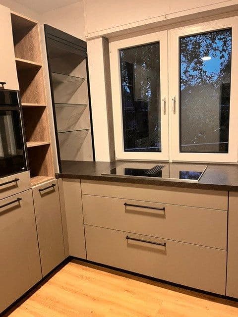 Pronájem domu 260 m², pozemek 1.300 m², Grenzweg 44, Buchholz in der Nordheide, Dolní Sasko Pronájem domu 260 m², pozemek 1.300 m², Grenzweg 44, Buchholz in der Nordheide, Dolní Sasko