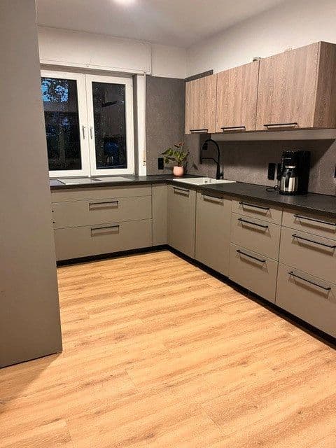 Pronájem domu 260 m², pozemek 1.300 m², Grenzweg 44, Buchholz in der Nordheide, Dolní Sasko Pronájem domu 260 m², pozemek 1.300 m², Grenzweg 44, Buchholz in der Nordheide, Dolní Sasko
