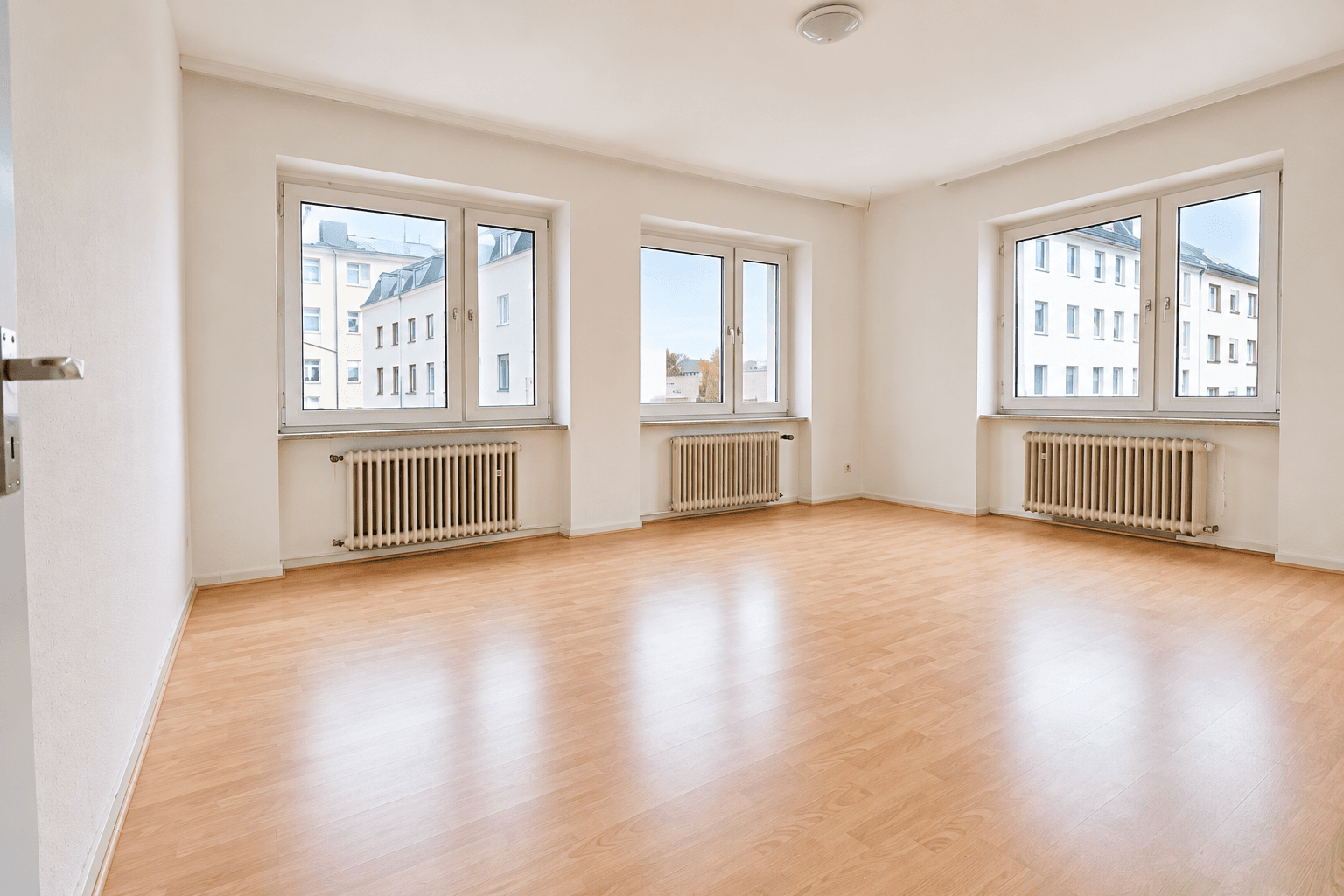 Pronájem bytu 2+1 68 m², Rauer Werth 13, Wuppertal, Severní Porýní-Vestfálsko Pronájem bytu 2+1 68 m², Rauer Werth 13, Wuppertal, Severní Porýní-Vestfálsko
