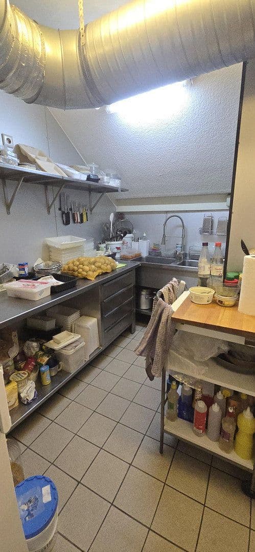Pronájem nebytového prostoru 312 m², Gustavstr. 7, Wuppertal, Severní Porýní-Vestfálsko Pronájem nebytového prostoru 312 m², Gustavstr. 7, Wuppertal, Severní Porýní-Vestfálsko