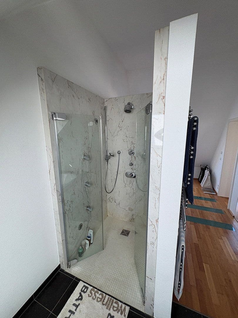 Prodej bytu 4+1 178 m², Kreuzstr. 22, Karlsruhe, Bádensko-Württembersko Prodej bytu 4+1 178 m², Kreuzstr. 22, Karlsruhe, Bádensko-Württembersko