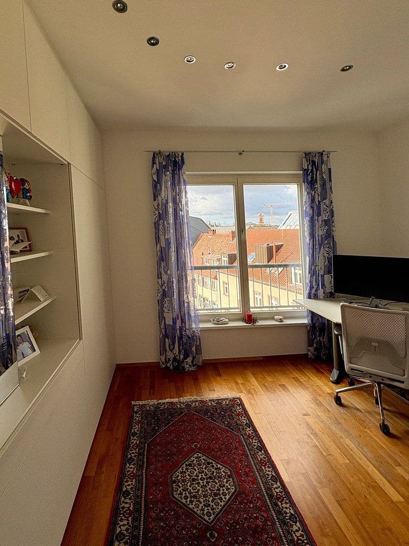 Prodej bytu 4+1 178 m², Kreuzstr. 22, Karlsruhe, Bádensko-Württembersko Prodej bytu 4+1 178 m², Kreuzstr. 22, Karlsruhe, Bádensko-Württembersko