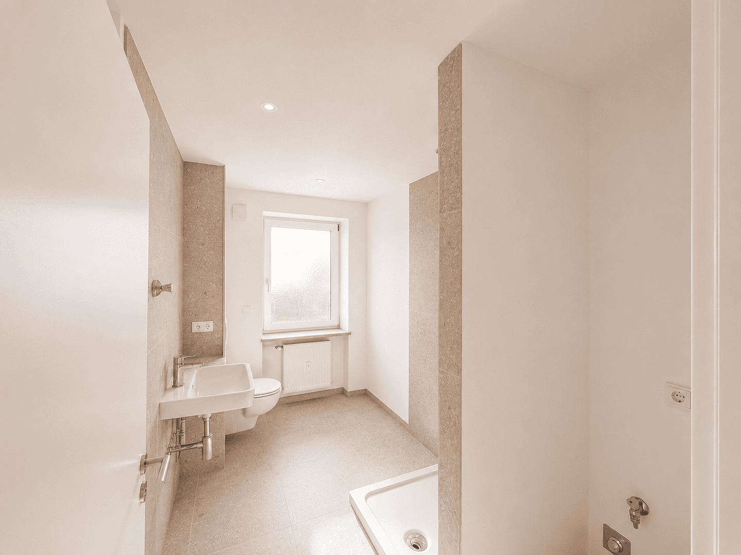 Pronájem bytu 3+1 82 m², Marktlerstrasse 58, Burghausen, Landkreis Altötting, Bavorsko Pronájem bytu 3+1 82 m², Marktlerstrasse 58, Burghausen, Landkreis Altötting, Bavorsko