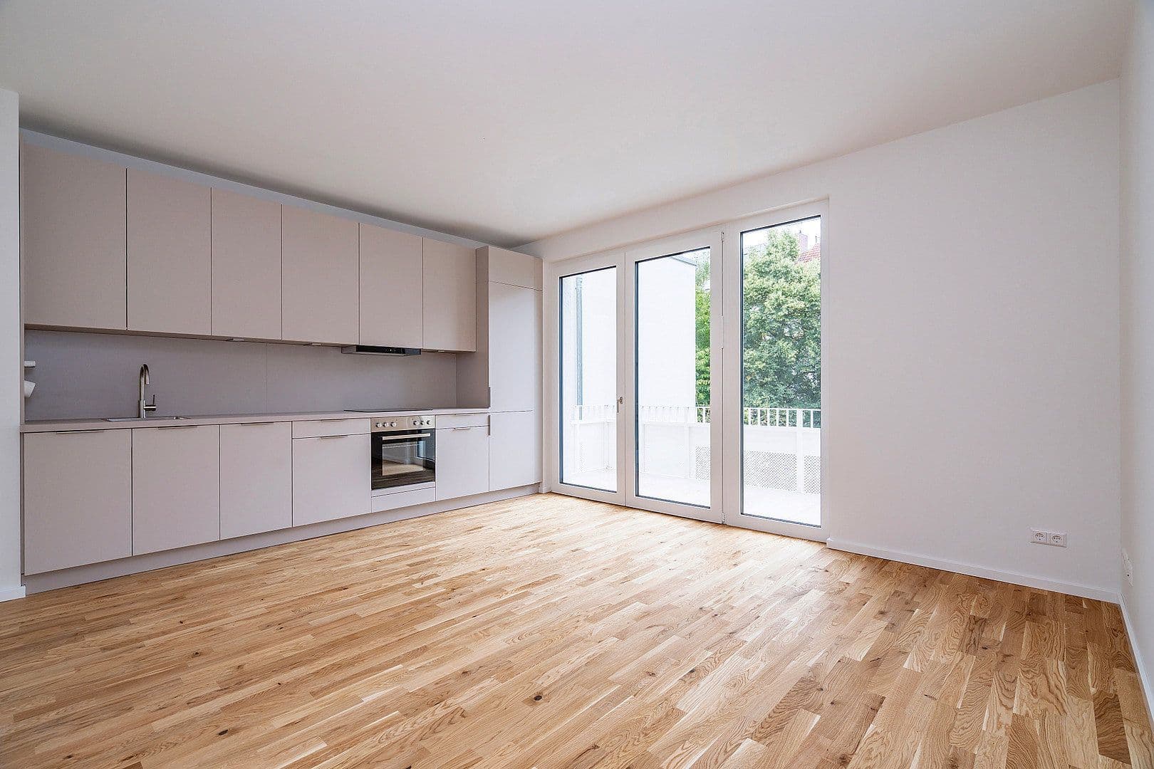 Pronájem bytu 2+1 56 m², Parkstraße 40, BERLIN, Berlín Pronájem bytu 2+1 56 m², Parkstraße 40, BERLIN, Berlín
