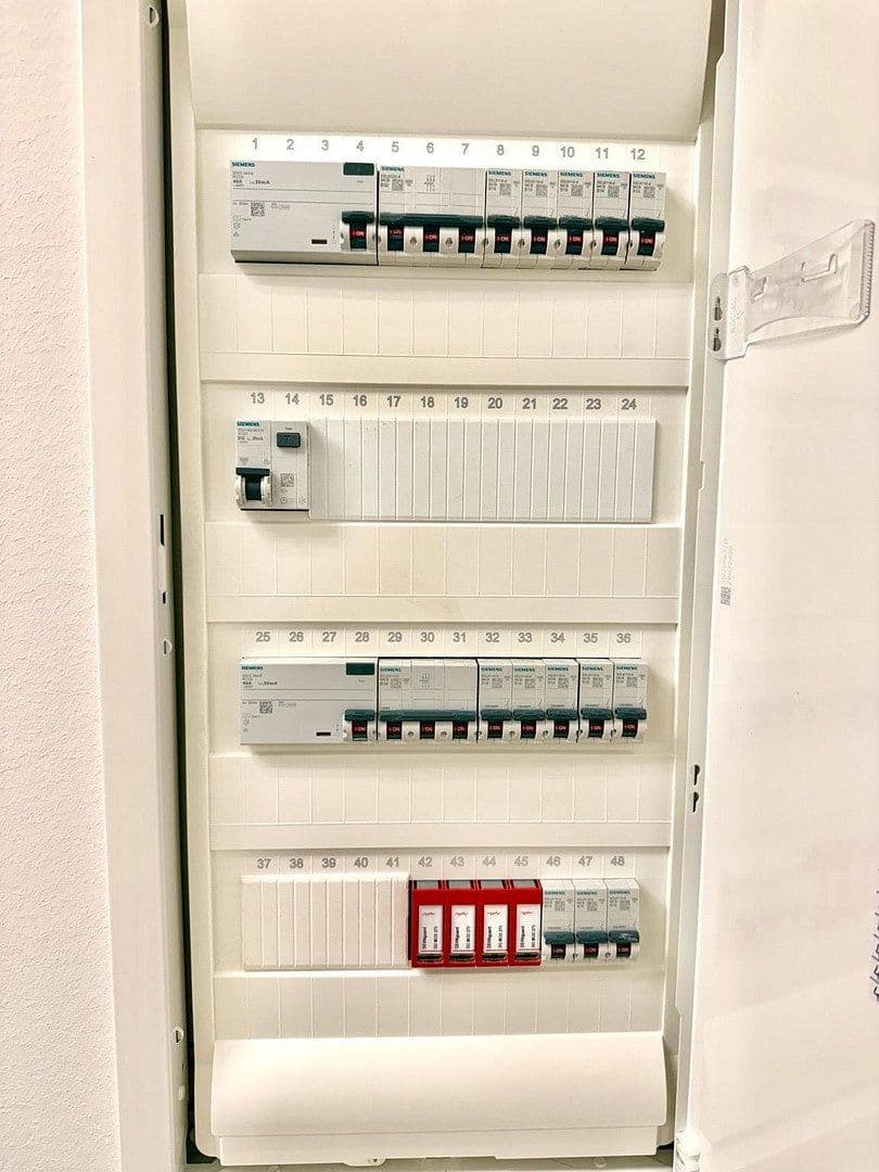 Prodej bytu 3+1 85 m², Düsseldorf, Severní Porýní-Vestfálsko Prodej bytu 3+1 85 m², Düsseldorf, Severní Porýní-Vestfálsko