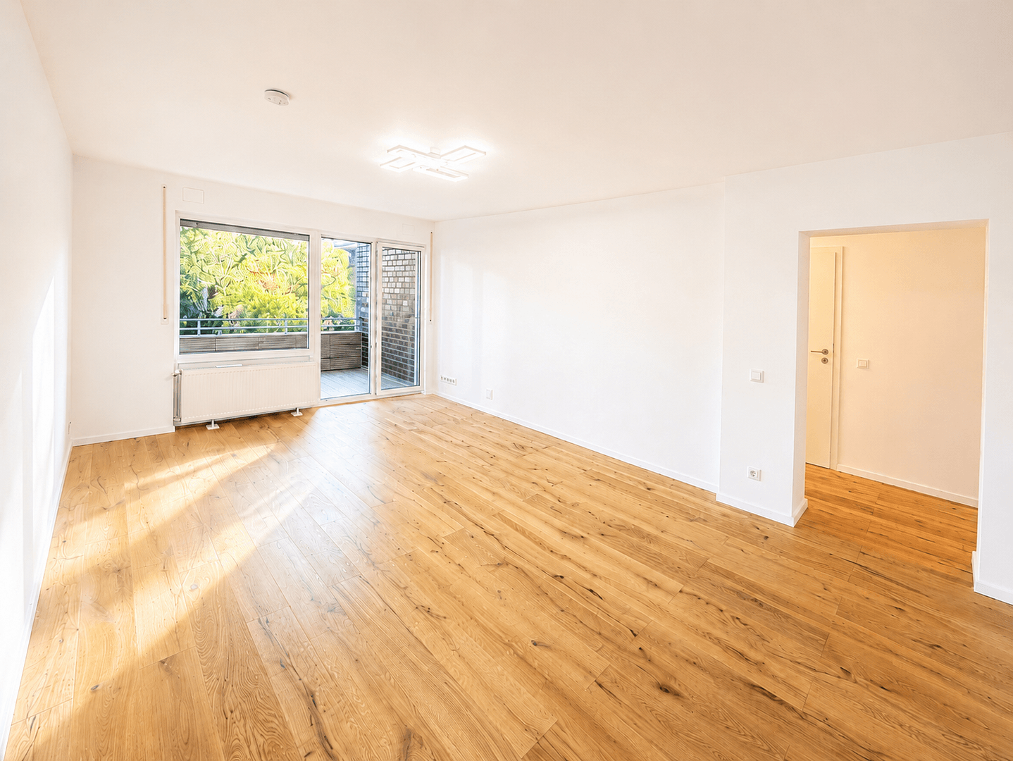 Prodej bytu 3+1 85 m², Düsseldorf, Severní Porýní-Vestfálsko Prodej bytu 3+1 85 m², Düsseldorf, Severní Porýní-Vestfálsko