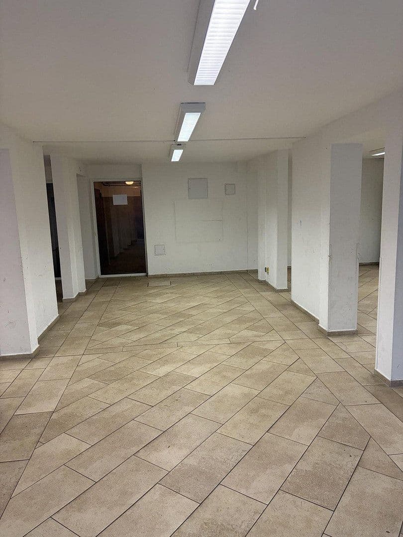 Pronájem nebytového prostoru 162 m², Karlstr. 102, Mönchengladbach, Severní Porýní-Vestfálsko Pronájem nebytového prostoru 162 m², Karlstr. 102, Mönchengladbach, Severní Porýní-Vestfálsko