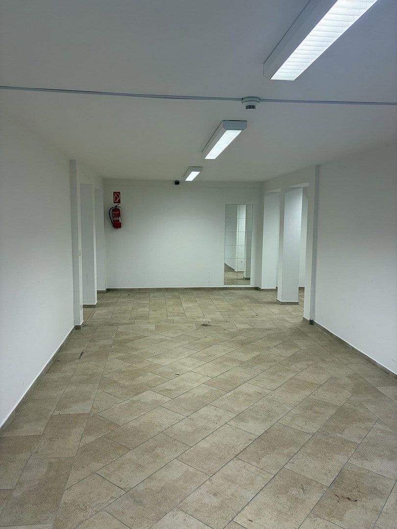 Pronájem nebytového prostoru 95 m², Karlstr. 104, Mönchengladbach, Severní Porýní-Vestfálsko Pronájem nebytového prostoru 95 m², Karlstr. 104, Mönchengladbach, Severní Porýní-Vestfálsko
