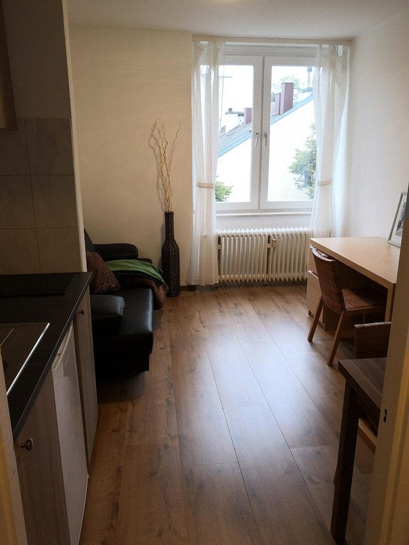 Pronájem bytu 1+1 21 m², Klagenfurter Str., München, Bavorsko Pronájem bytu 1+1 21 m², Klagenfurter Str., München, Bavorsko