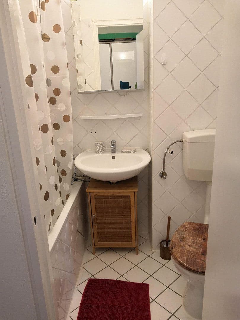 Pronájem bytu 1+1 21 m², Klagenfurter Str., München, Bavorsko Pronájem bytu 1+1 21 m², Klagenfurter Str., München, Bavorsko