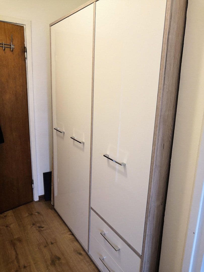 Pronájem bytu 1+1 21 m², Klagenfurter Str., München, Bavorsko Pronájem bytu 1+1 21 m², Klagenfurter Str., München, Bavorsko