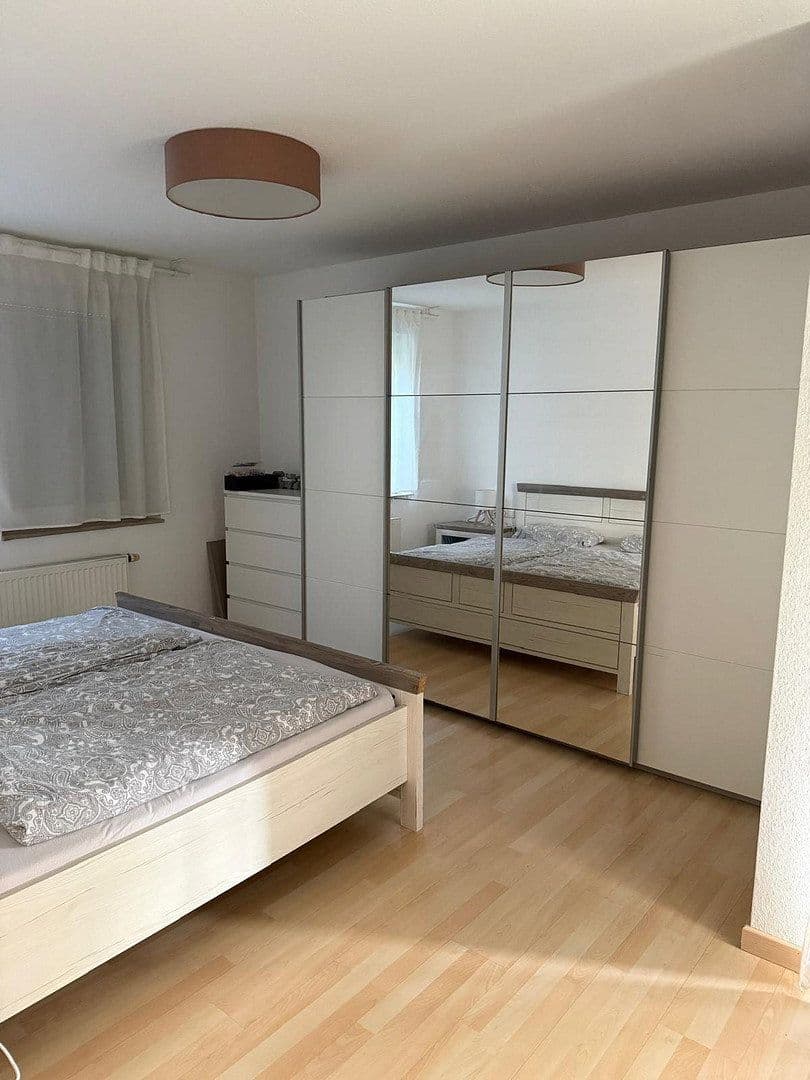Pronájem bytu 4+1 102 m², Weinstadt, Bádensko-Württembersko Pronájem bytu 4+1 102 m², Weinstadt, Bádensko-Württembersko