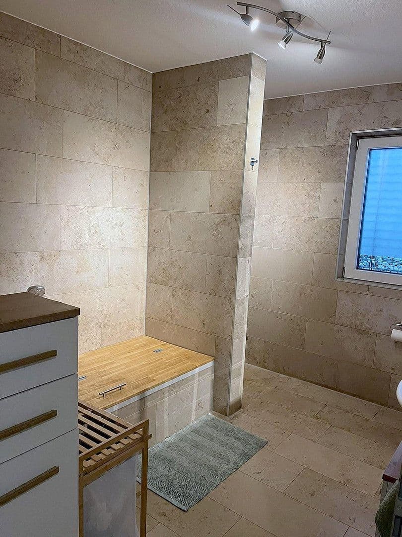 Pronájem bytu 3+1 90 m², Godramsteiner Straße 12, Ingolstadt, Bavorsko Pronájem bytu 3+1 90 m², Godramsteiner Straße 12, Ingolstadt, Bavorsko