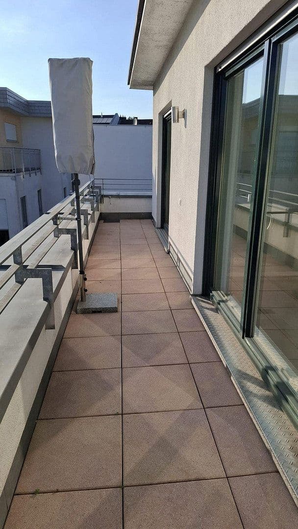 Pronájem bytu 2+1 63 m², Düsseldorf, Severní Porýní-Vestfálsko Pronájem bytu 2+1 63 m², Düsseldorf, Severní Porýní-Vestfálsko