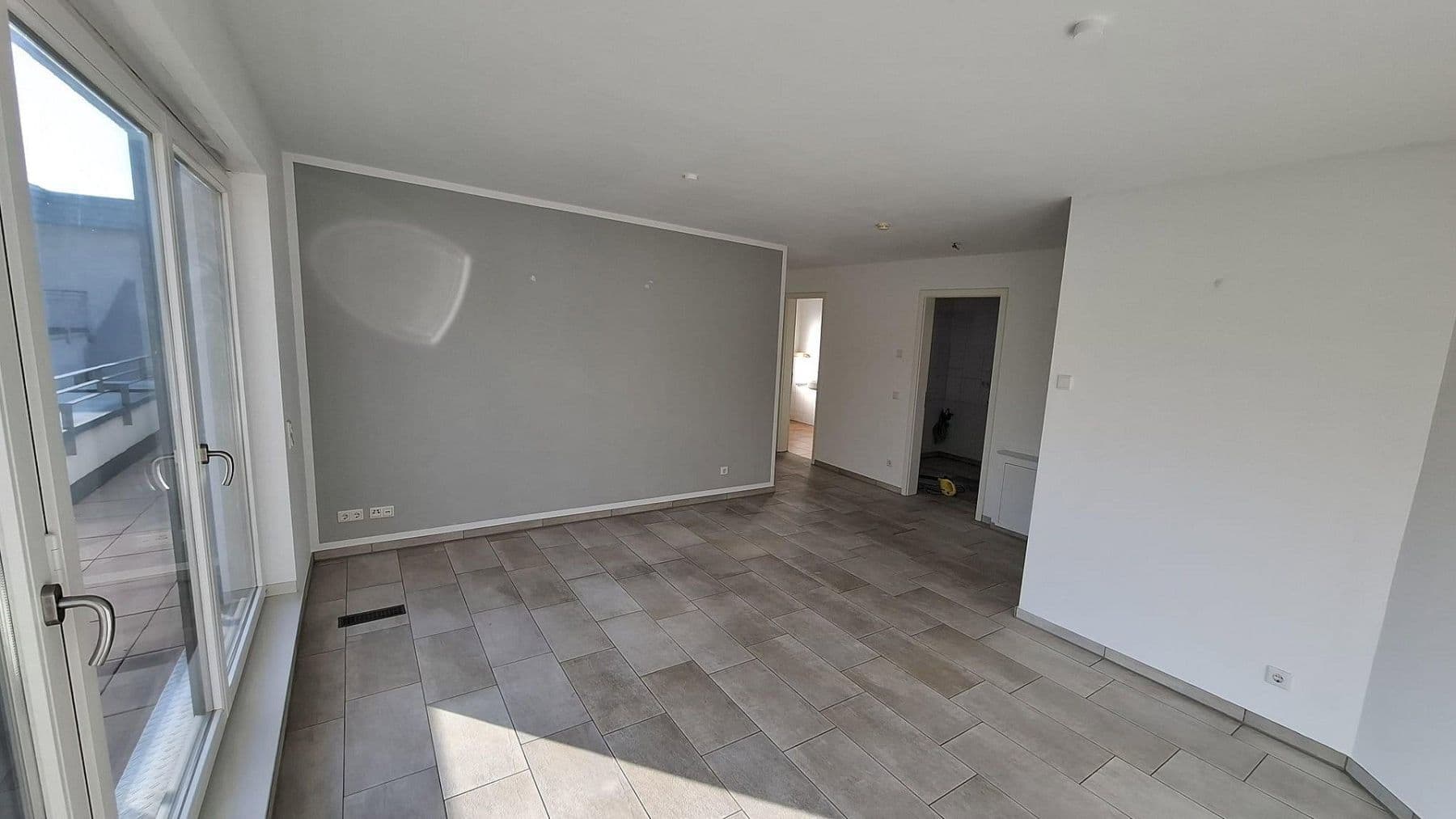 Pronájem bytu 2+1 63 m², Düsseldorf, Severní Porýní-Vestfálsko Pronájem bytu 2+1 63 m², Düsseldorf, Severní Porýní-Vestfálsko