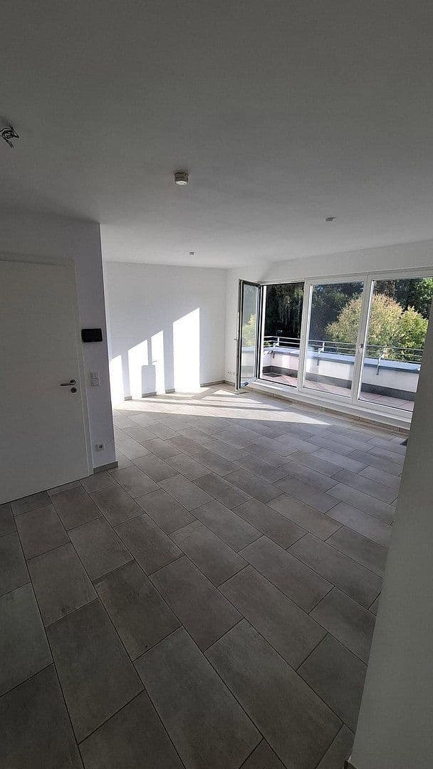 Pronájem bytu 2+1 63 m², Düsseldorf, Severní Porýní-Vestfálsko Pronájem bytu 2+1 63 m², Düsseldorf, Severní Porýní-Vestfálsko