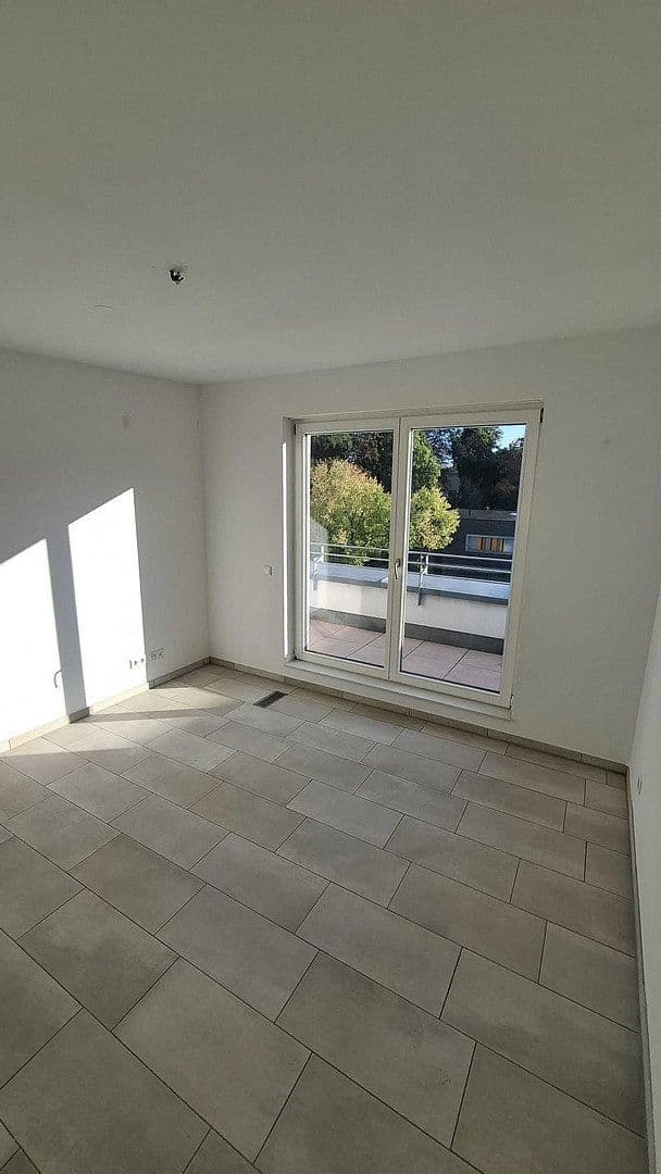 Pronájem bytu 2+1 63 m², Düsseldorf, Severní Porýní-Vestfálsko Pronájem bytu 2+1 63 m², Düsseldorf, Severní Porýní-Vestfálsko