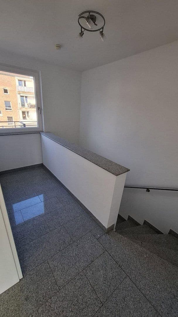 Pronájem bytu 2+1 63 m², Düsseldorf, Severní Porýní-Vestfálsko Pronájem bytu 2+1 63 m², Düsseldorf, Severní Porýní-Vestfálsko