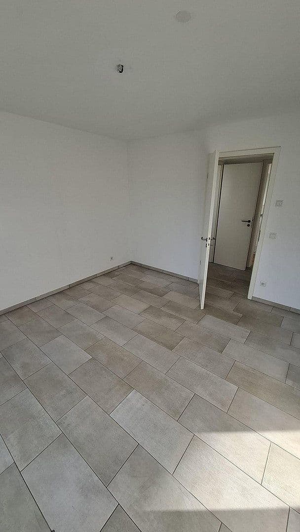 Pronájem bytu 2+1 63 m², Düsseldorf, Severní Porýní-Vestfálsko Pronájem bytu 2+1 63 m², Düsseldorf, Severní Porýní-Vestfálsko