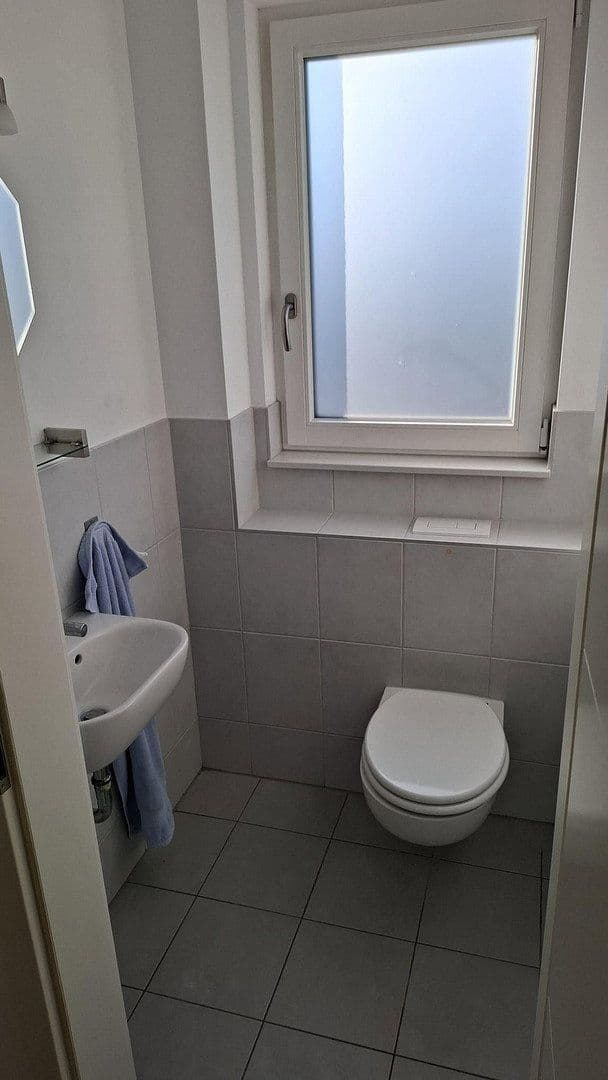 Pronájem bytu 2+1 63 m², Düsseldorf, Severní Porýní-Vestfálsko Pronájem bytu 2+1 63 m², Düsseldorf, Severní Porýní-Vestfálsko