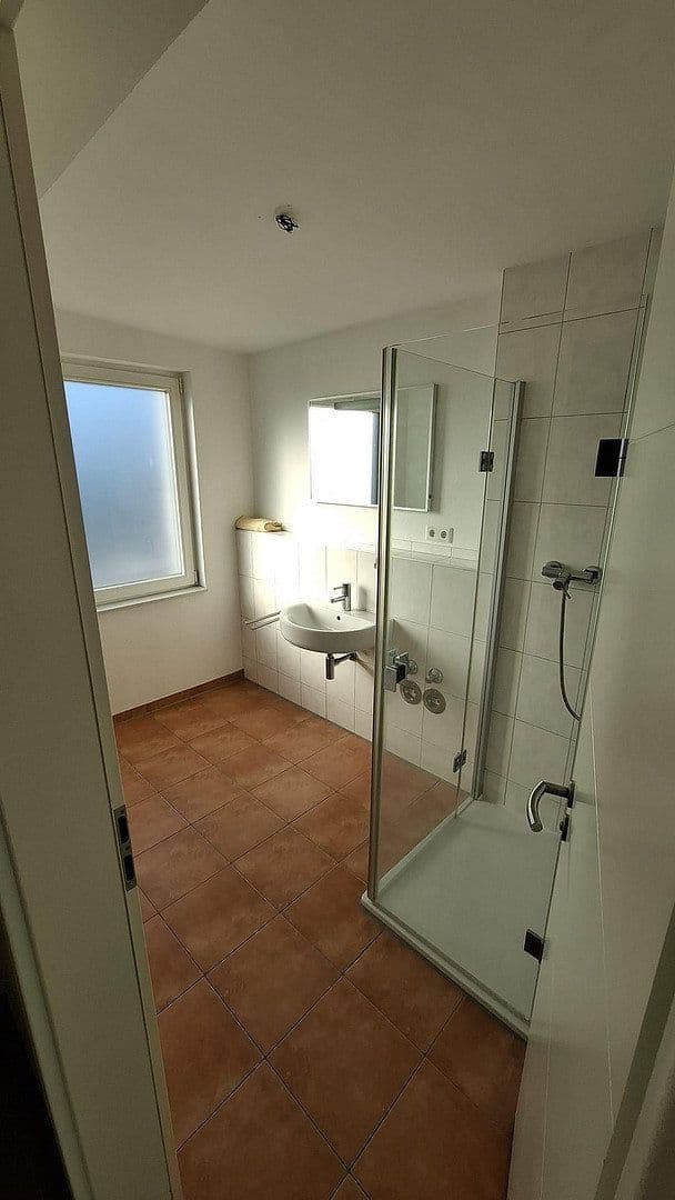 Pronájem bytu 2+1 63 m², Düsseldorf, Severní Porýní-Vestfálsko Pronájem bytu 2+1 63 m², Düsseldorf, Severní Porýní-Vestfálsko