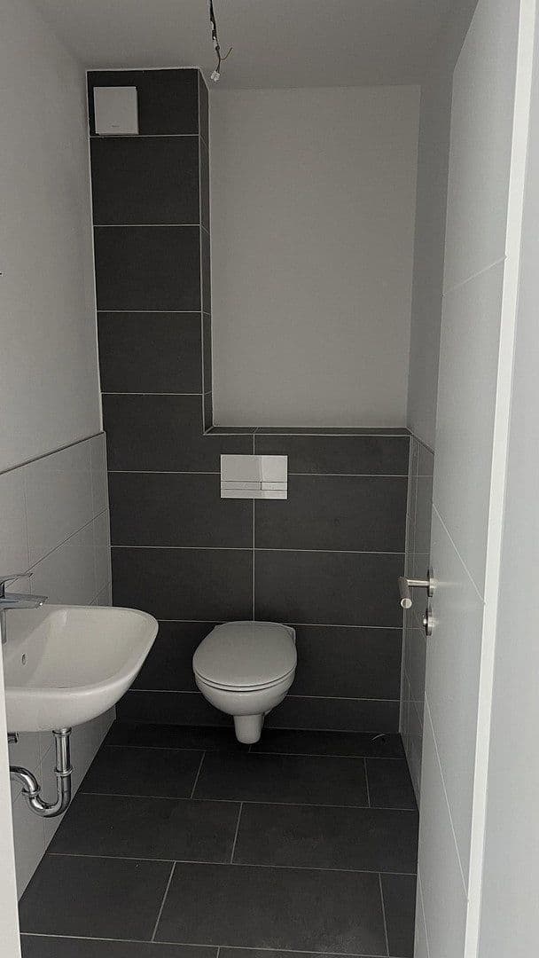 Pronájem bytu 4+1 103 m², Ludwigshafen, Porýní-Falc Pronájem bytu 4+1 103 m², Ludwigshafen, Porýní-Falc