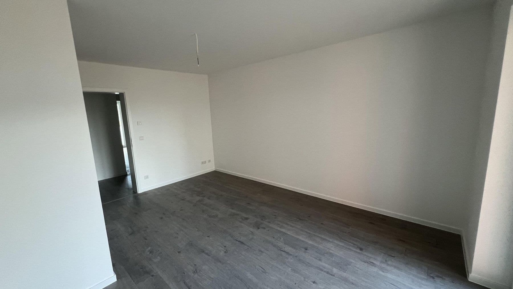 Pronájem bytu 4+1 103 m², Ludwigshafen, Porýní-Falc Pronájem bytu 4+1 103 m², Ludwigshafen, Porýní-Falc