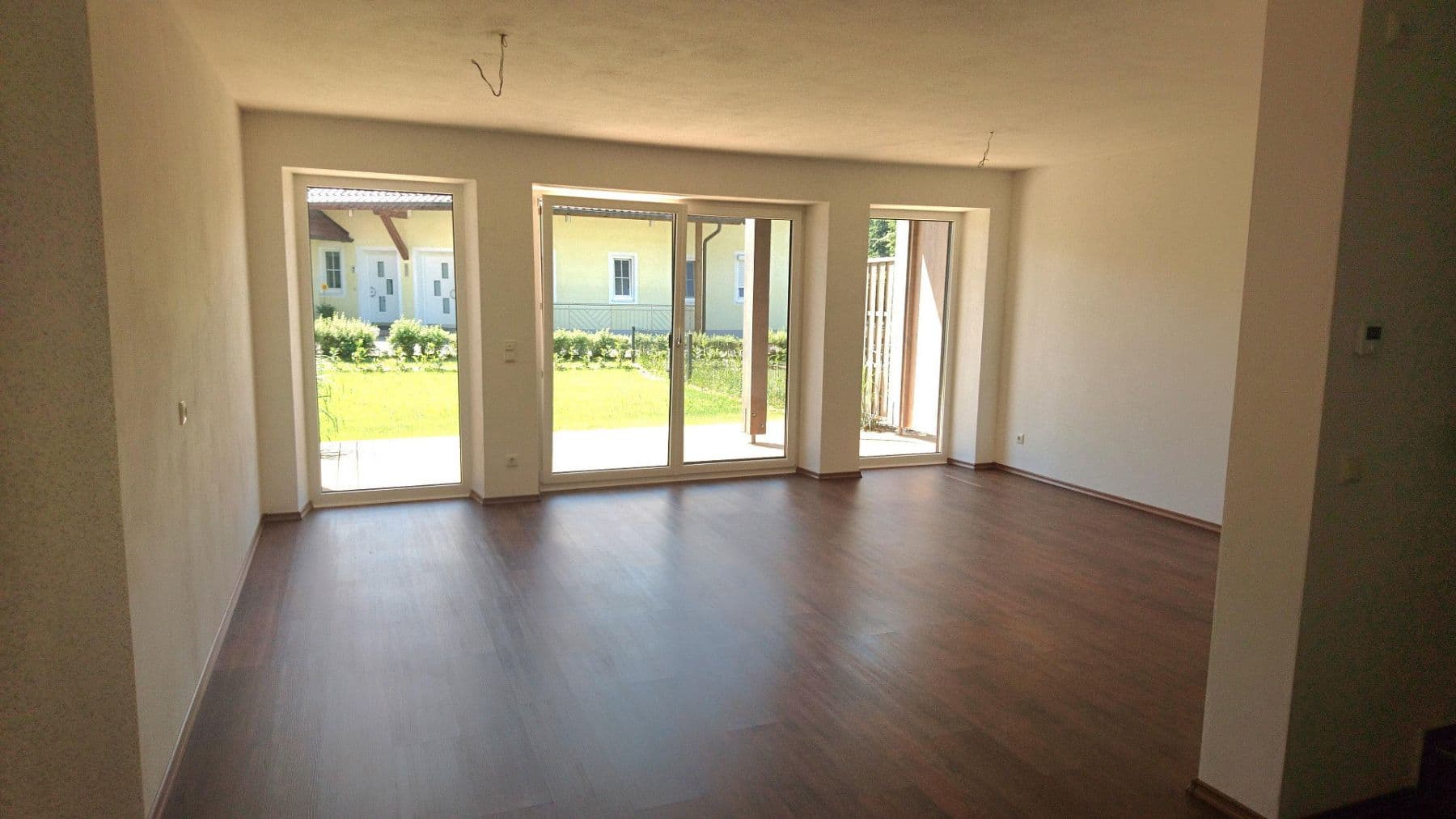 Pronájem domu 120 m², pozemek 150 m², Fichtenweg 11 b, Hochburg-Ach, Horní Rakousko Pronájem domu 120 m², pozemek 150 m², Fichtenweg 11 b, Hochburg-Ach, Horní Rakousko