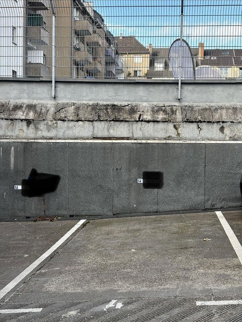 Pronájem garáže, Kölnerstr 44, Düsseldorf, Severní Porýní-Vestfálsko Pronájem garáže, Kölnerstr 44, Düsseldorf, Severní Porýní-Vestfálsko