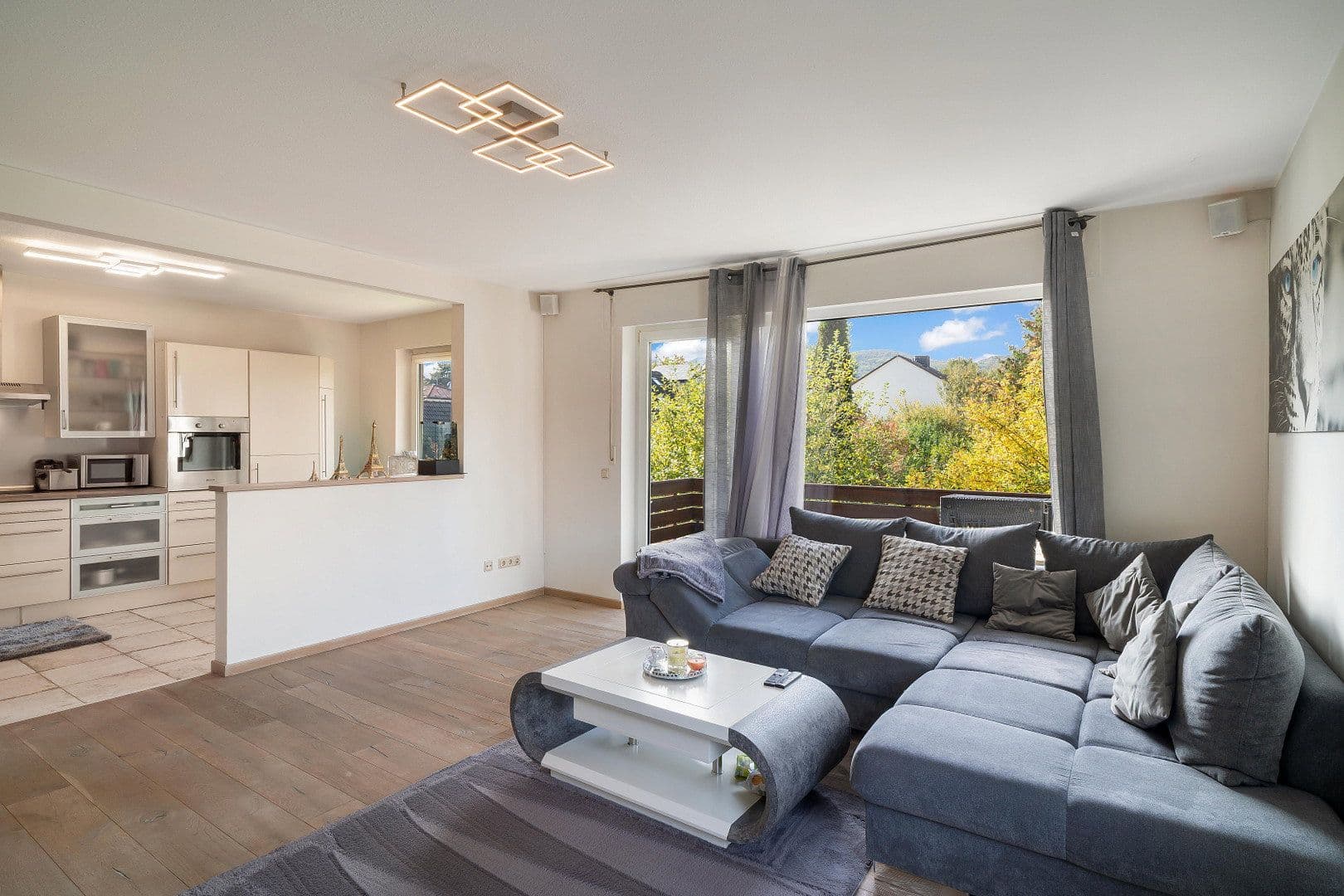 Prodej bytu 6+1 177 m², Falkenweg 27, Kassel, Hessen Prodej bytu 6+1 177 m², Falkenweg 27, Kassel, Hessen