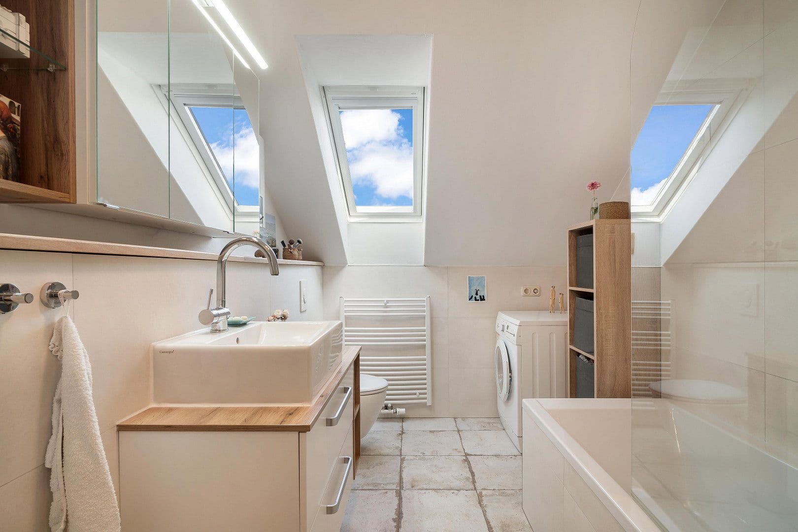 Prodej bytu 6+1 177 m², Falkenweg 27, Kassel, Hessen Prodej bytu 6+1 177 m², Falkenweg 27, Kassel, Hessen