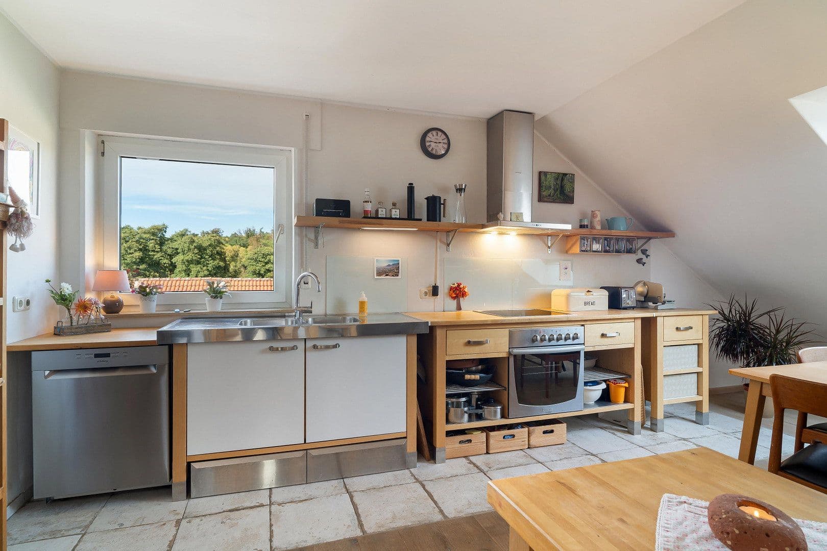 Prodej bytu 6+1 177 m², Falkenweg 27, Kassel, Hessen Prodej bytu 6+1 177 m², Falkenweg 27, Kassel, Hessen