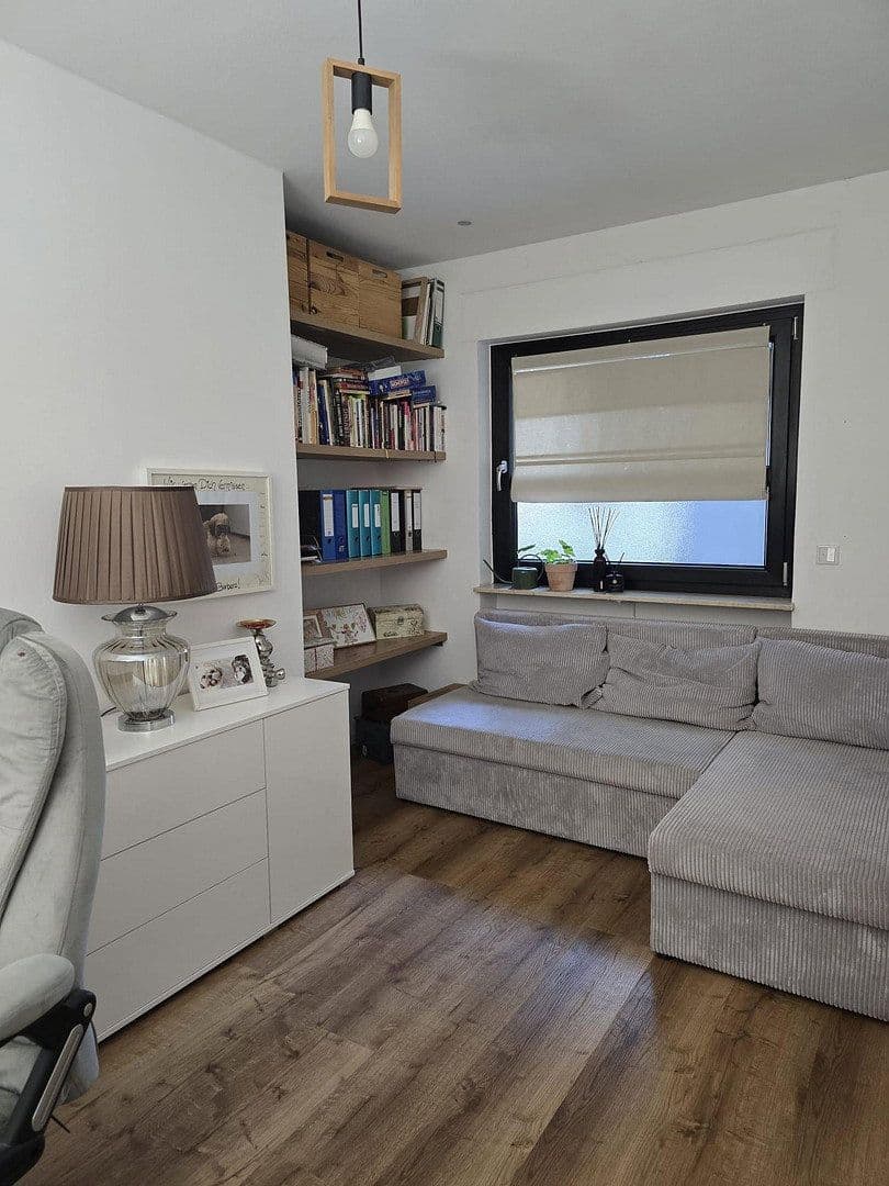 Pronájem bytu 3+1 83 m², Akademiestr. 27, Hanau, Hessen Pronájem bytu 3+1 83 m², Akademiestr. 27, Hanau, Hessen