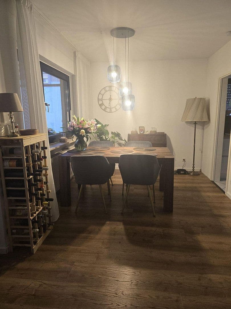 Pronájem bytu 3+1 83 m², Akademiestr. 27, Hanau, Hessen Pronájem bytu 3+1 83 m², Akademiestr. 27, Hanau, Hessen