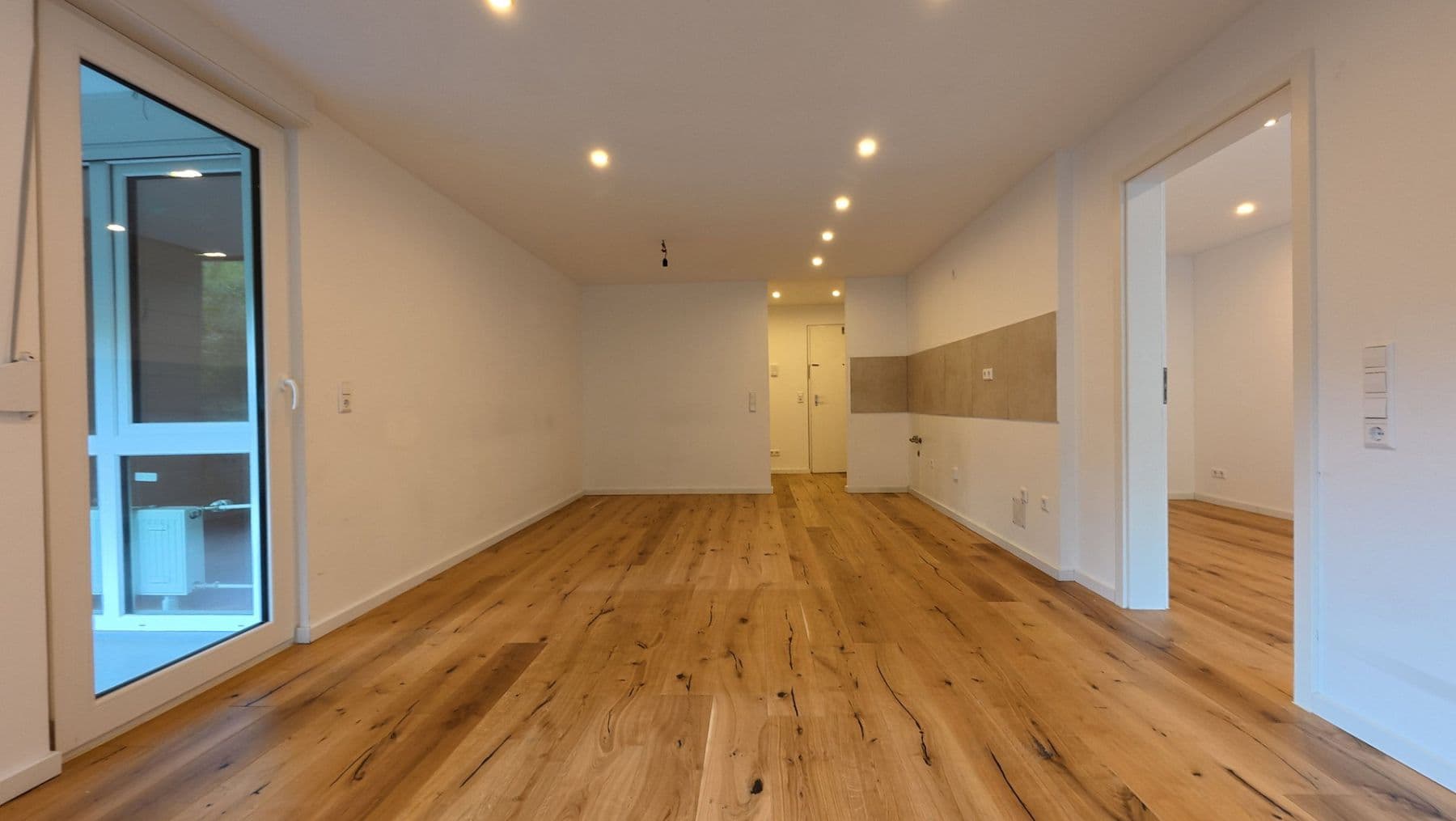 Pronájem bytu 3+1 68 m², Otto-Hahn-Platz 3, Heidelberg, Bádensko-Württembersko Pronájem bytu 3+1 68 m², Otto-Hahn-Platz 3, Heidelberg, Bádensko-Württembersko
