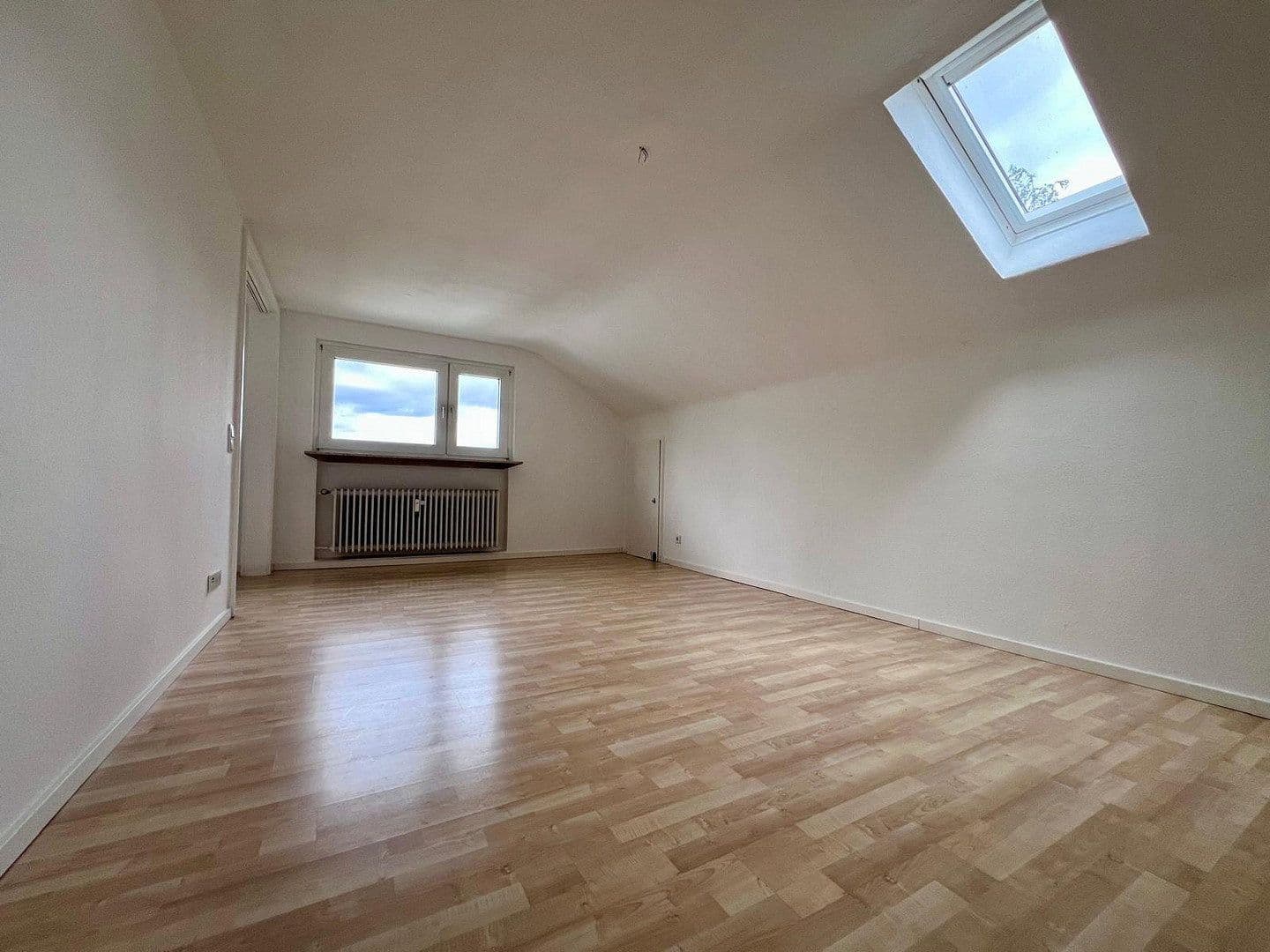 Pronájem bytu 1+1 40 m², Lindlar, Severní Porýní-Vestfálsko Pronájem bytu 1+1 40 m², Lindlar, Severní Porýní-Vestfálsko