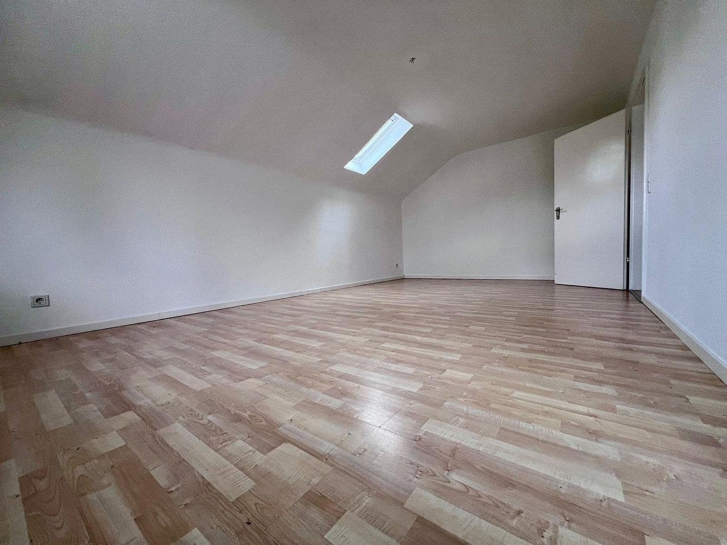 Pronájem bytu 1+1 40 m², Lindlar, Severní Porýní-Vestfálsko Pronájem bytu 1+1 40 m², Lindlar, Severní Porýní-Vestfálsko